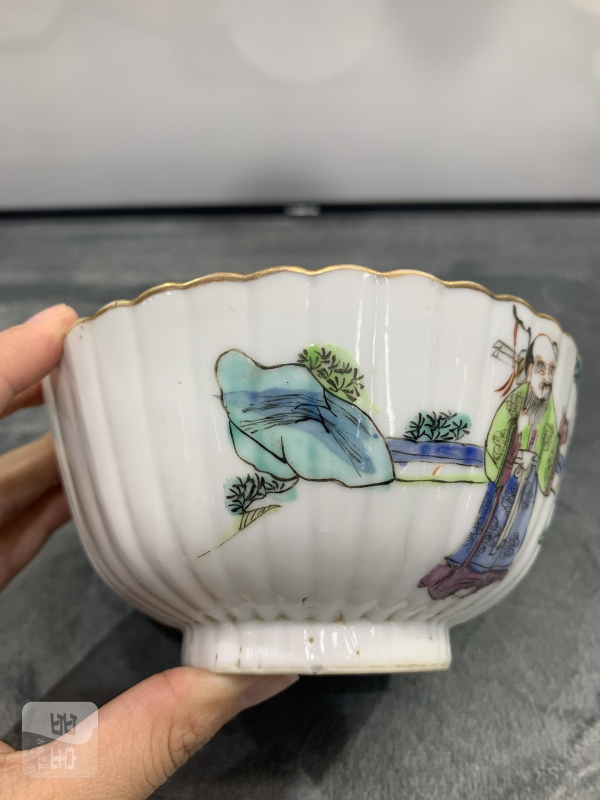 清同治粉彩福禄寿三星模印花口碗 - 图4